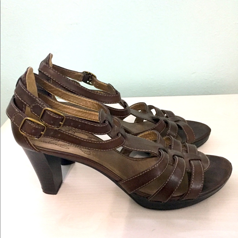 Chocolate Heels Size 9 M
